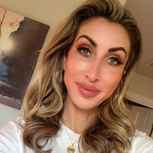 Meet your Posher, Sabrina